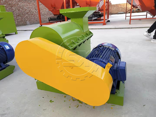 FERTILIZADOR Tecnología trituradora de material semi húmedo para estiércol de pollo de granja y paja de arroz