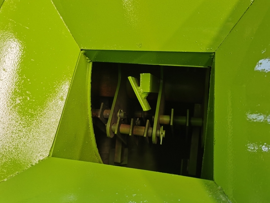 800 KG Máquina de moler de estiércol de pollo fácil de operar para la producción de fertilizantes orgánicos