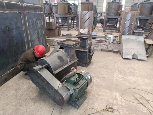 800 KG Máquina de moler de estiércol de pollo fácil de operar para la producción de fertilizantes orgánicos