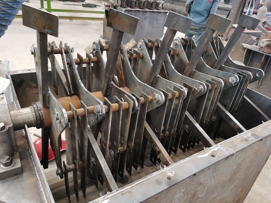 2000r/min Maquina de trituración de jaulas para triturar materiales Ventaja No es fácil de bloquear fácil